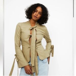 Ateliertulpe Tan bow-tie top